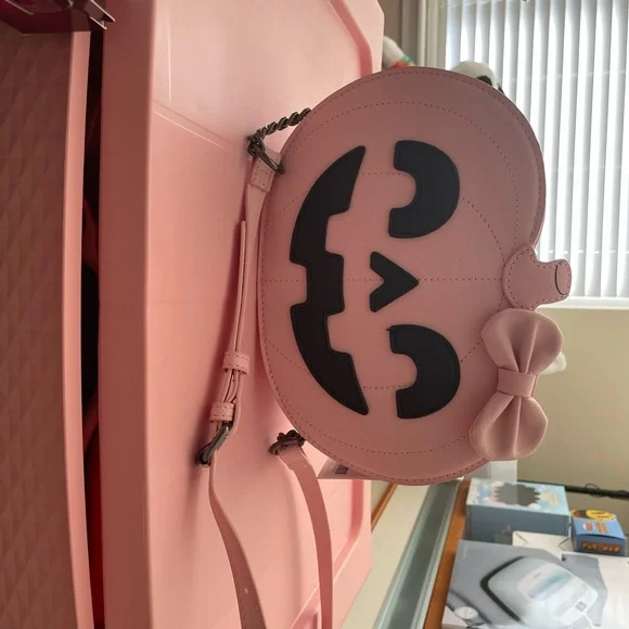 Pink Pumpkin Crossbody Bag - Picture 4 of 4